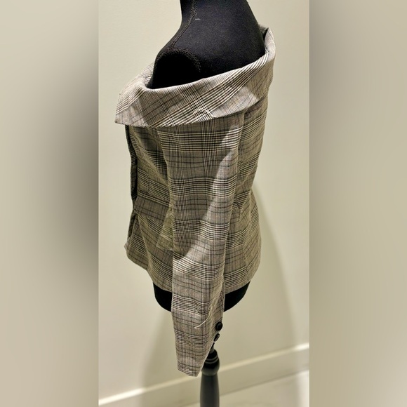 Superdown off shoulder double breasted blazer top - Picture 7 of 9